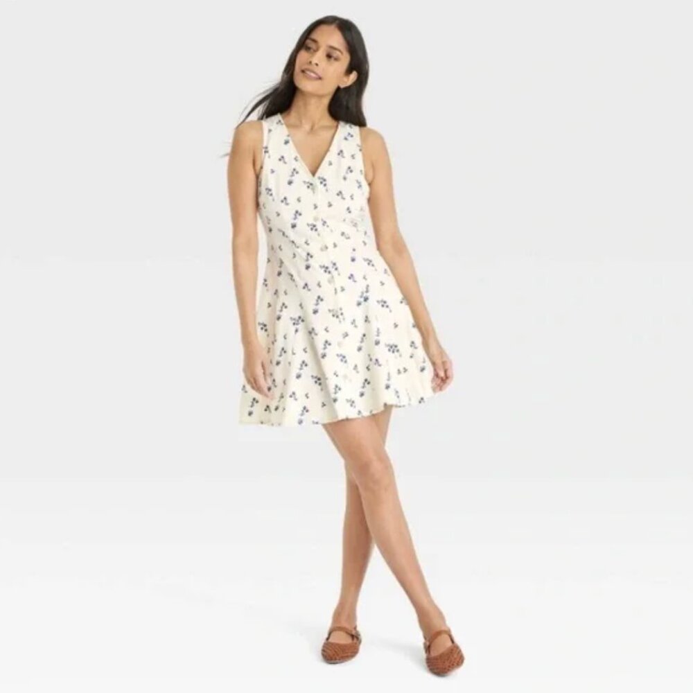 Universal Threads Button Front White Blue Floral Dress